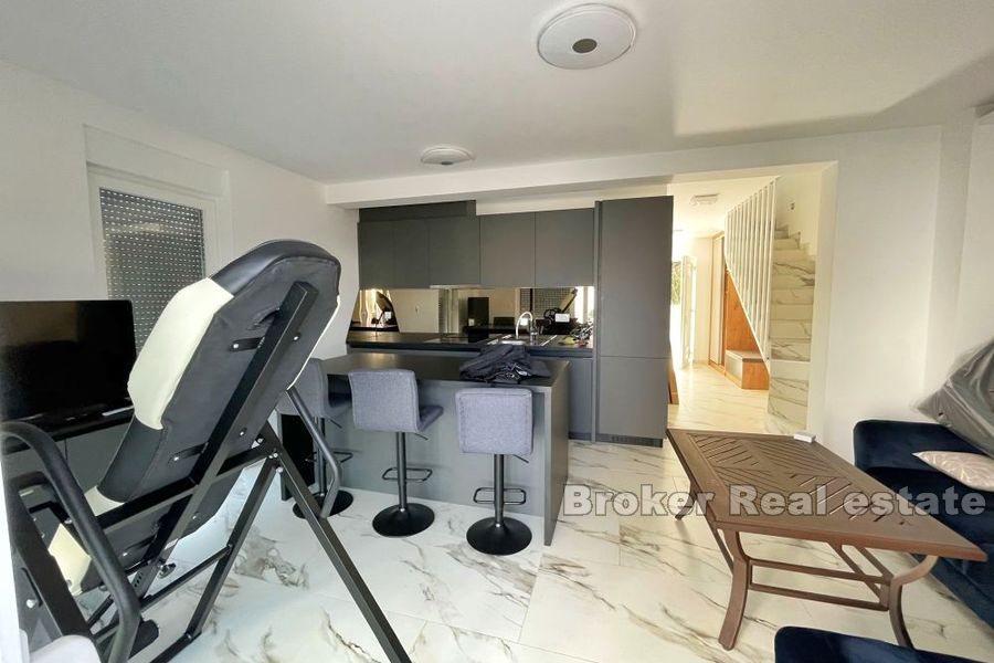 Wyspa Ciovo - Bliźniak z widokiem na morze i basenem