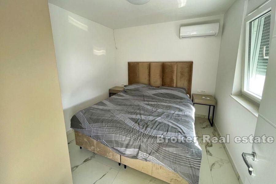 Wyspa Ciovo - Bliźniak z widokiem na morze i basenem