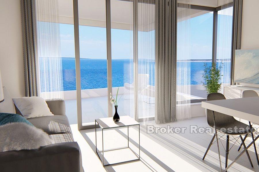 Ostrov Pag - luxusný strešný apartmán, prvý rad k moru