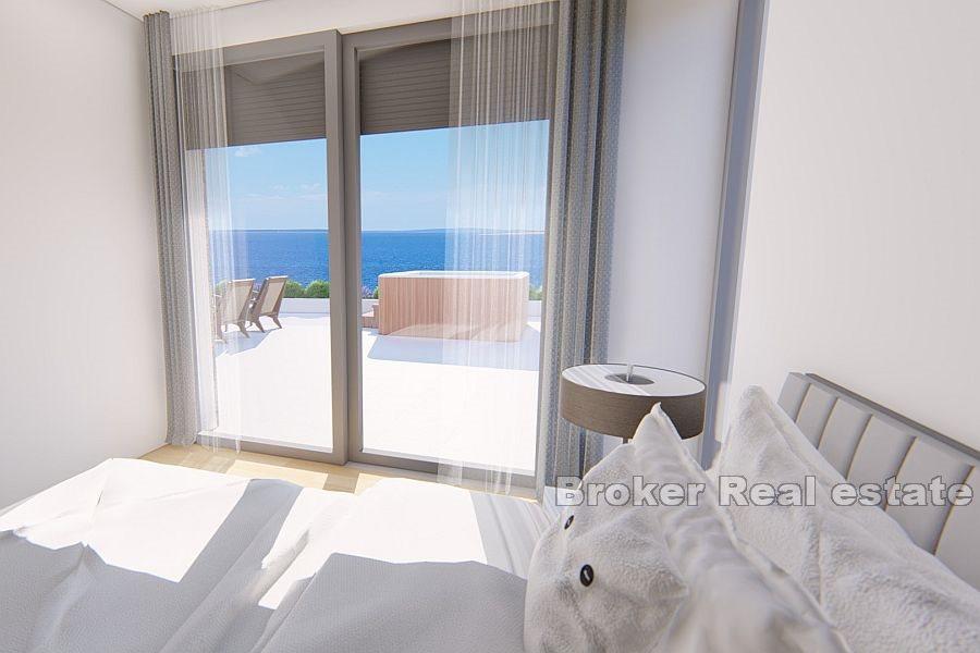 Ostrov Pag - luxusný strešný apartmán, prvý rad k moru