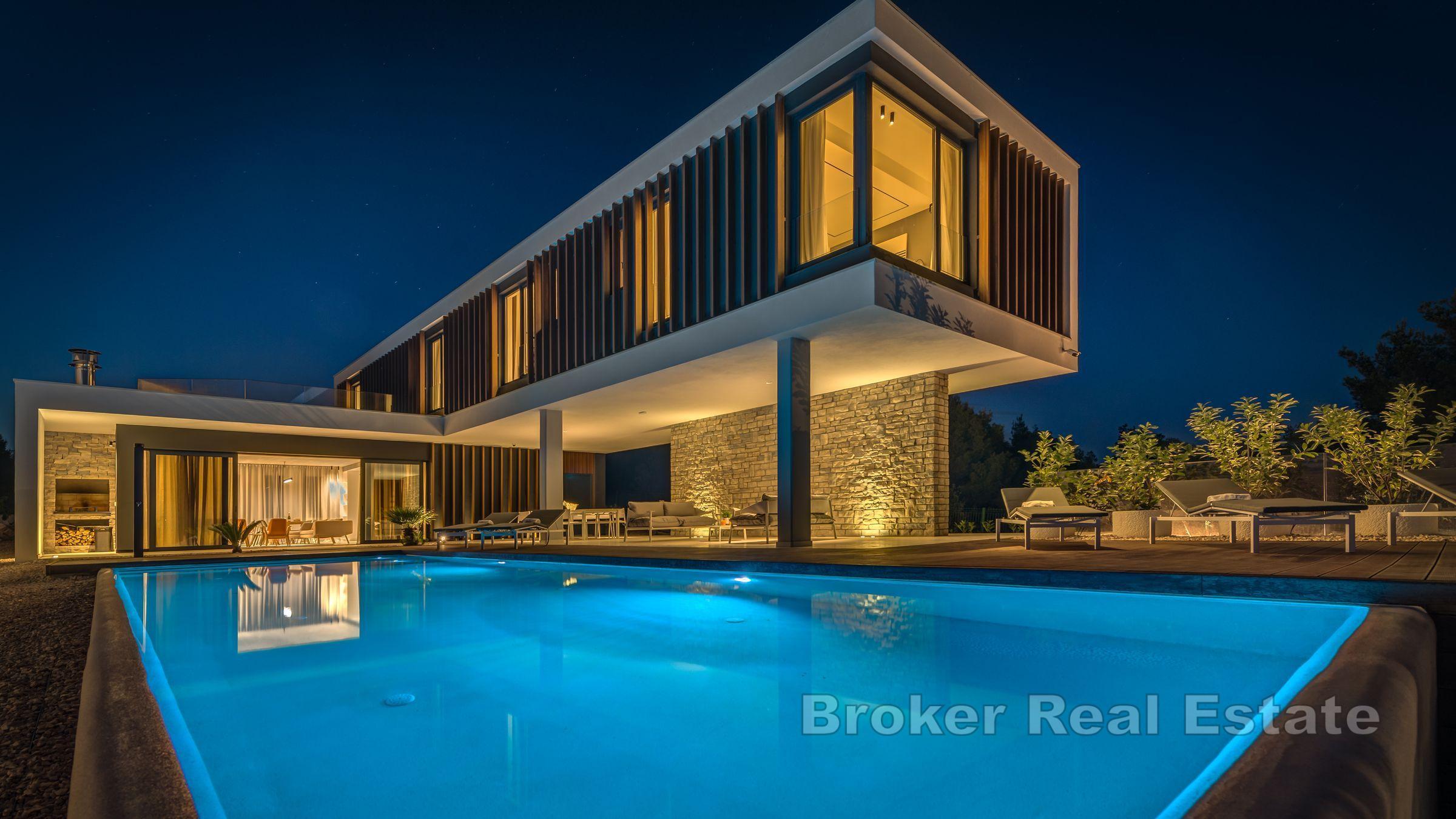 Primošten - Villa moderna con piscina