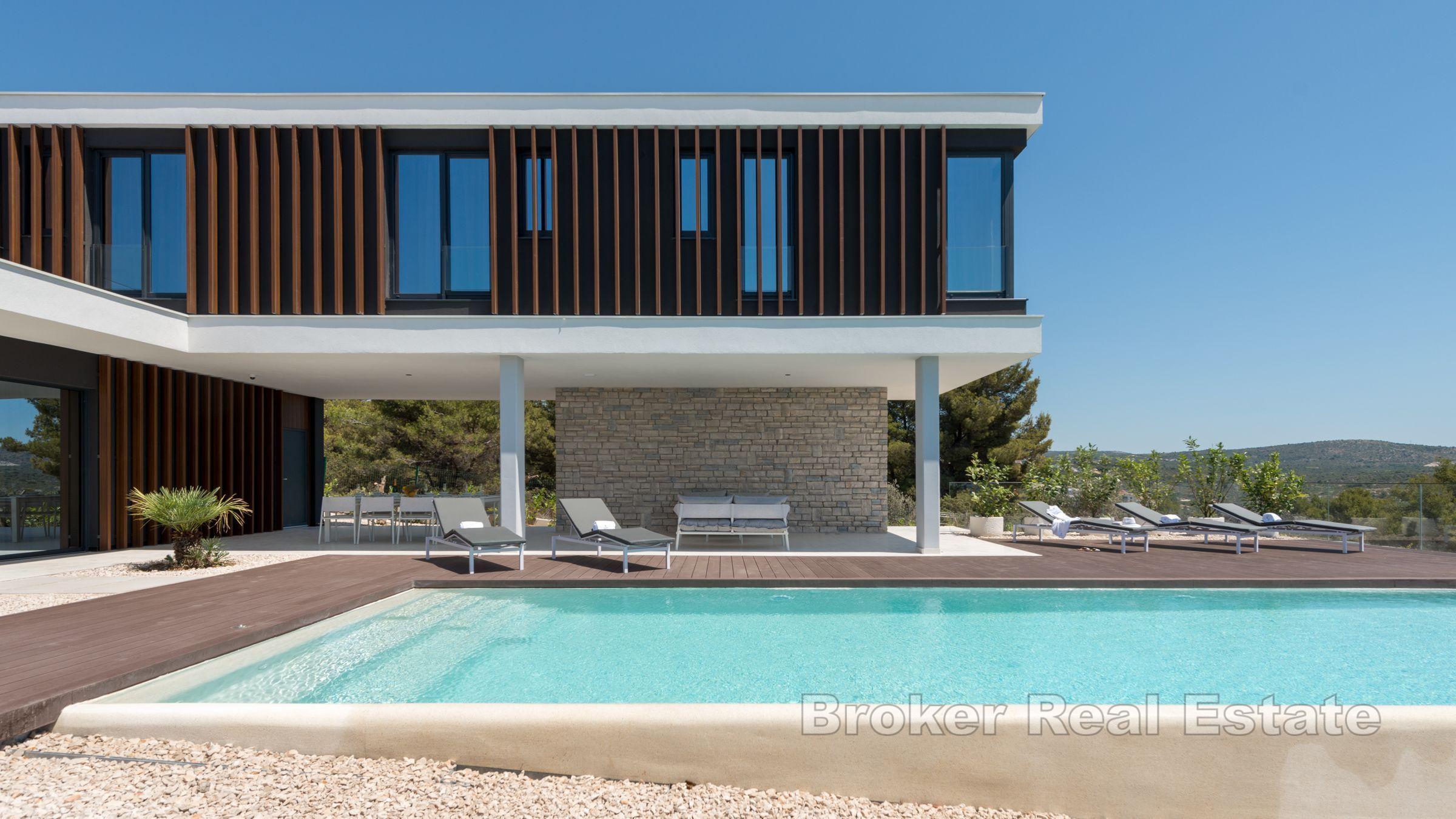 Primošten - Villa moderna con piscina