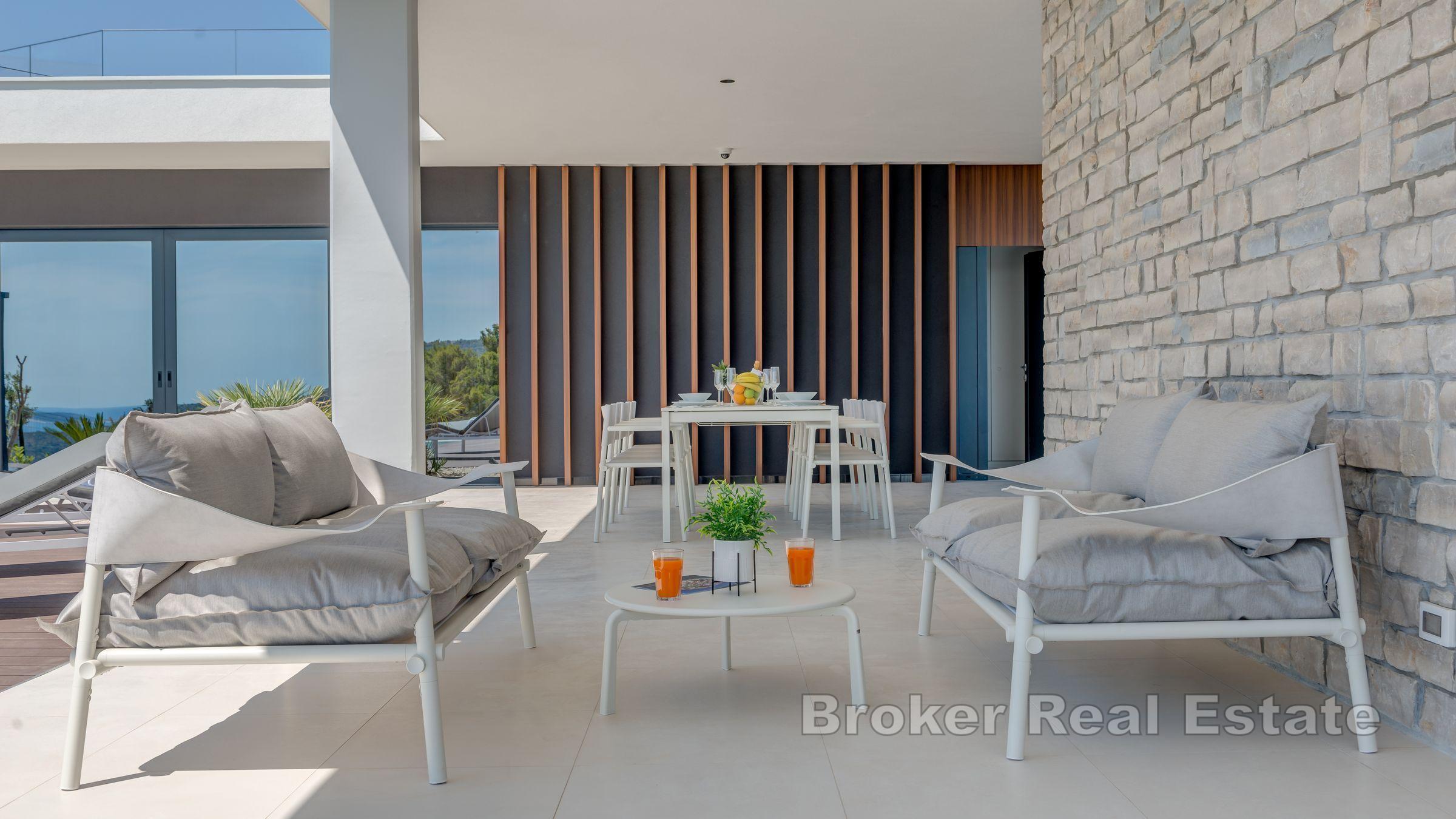 Primošten - Villa moderna con piscina