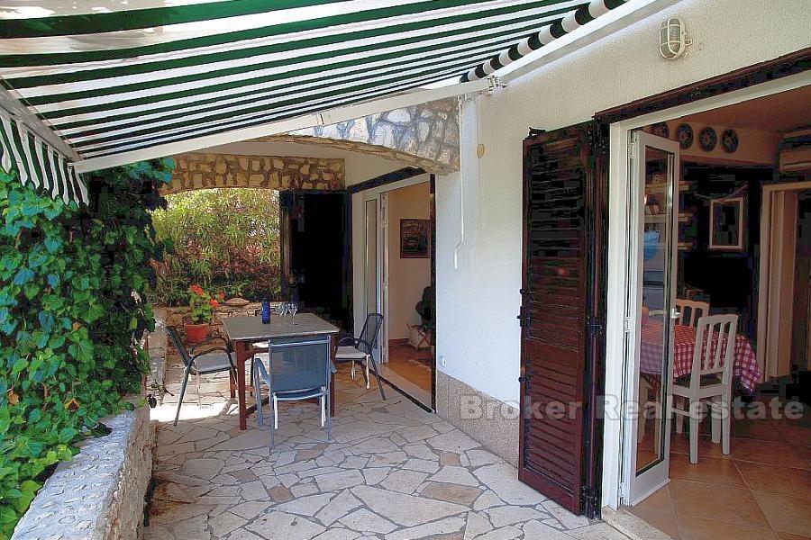 Trogir - Hus på første rad til sjøen