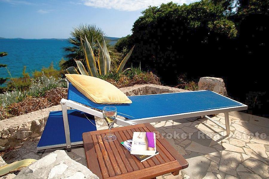 Trogir - Hus på første rad til sjøen