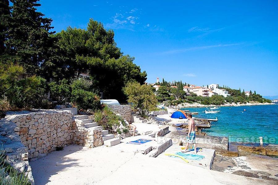 Trogir - Dům v první řadě k moři