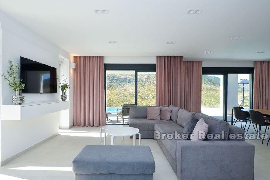 Delat område - Elegant villa med pool