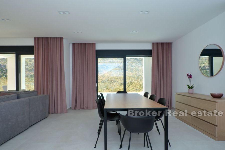 Delat område - Elegant villa med pool