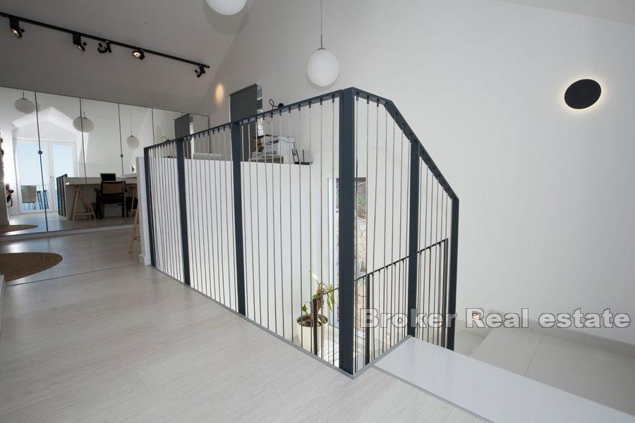 Vicino a Omis - Casa con piscina con vista sul mare aperto