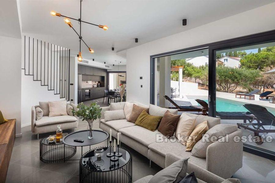 Island of Ciovo - Luxury villa in the first row to the sea