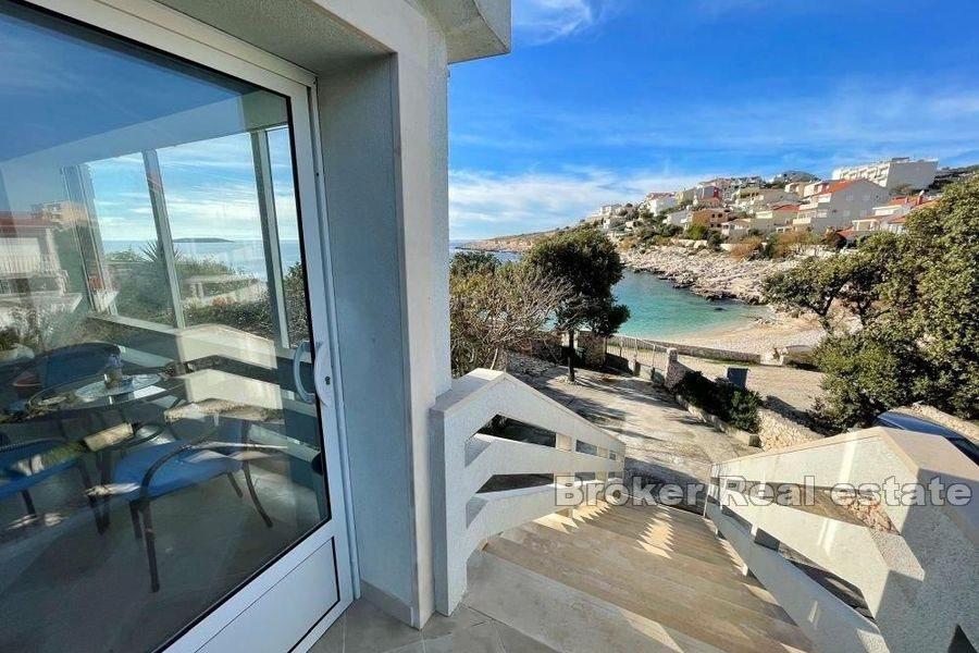 Rogoznica - Duży dom w pierwszym rzędzie do morza