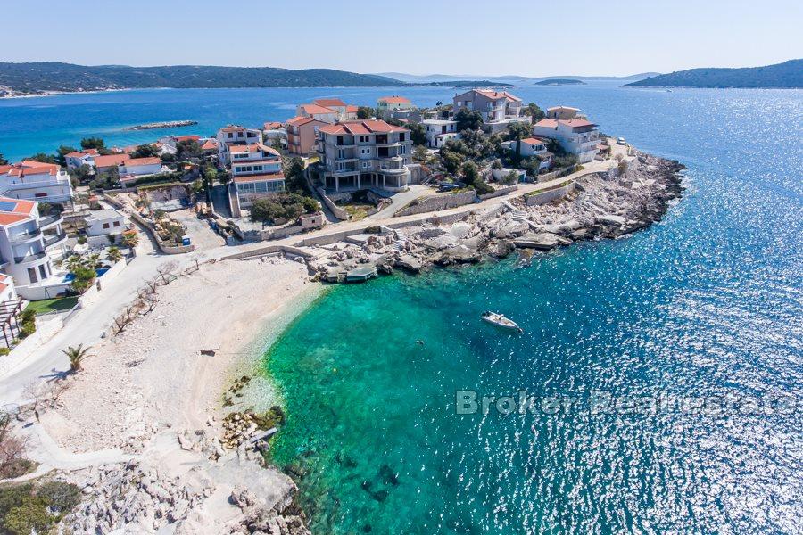 Rogoznica - Duży dom w pierwszym rzędzie do morza