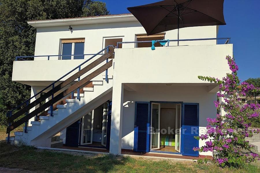 Zadar - Maison près de Zadar, première rangée de la mer