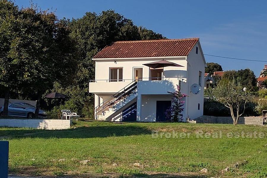 Zadar - Maison près de Zadar, première rangée de la mer