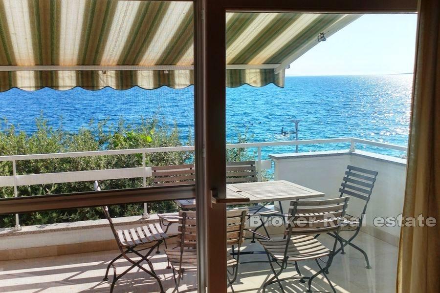 Island of Pag - Apartment house in the first row to the sea