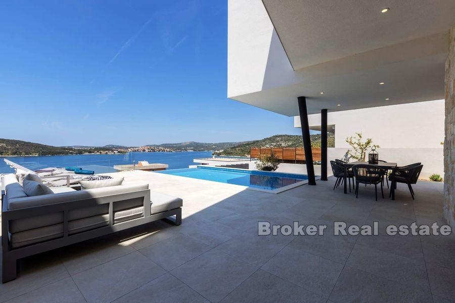 Rogoznica - Beautiful villa with a great view of the sea