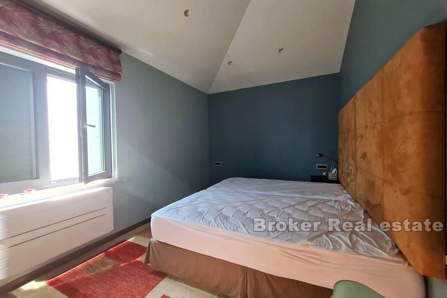 Rogoznica - Moderne villa i første rad til sjøen