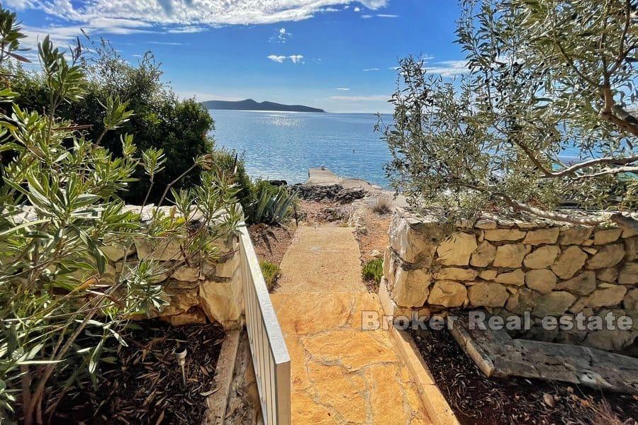 Rogoznica - Mediterranean house in the first row to the sea