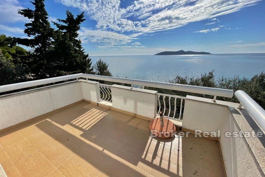 Rogoznica - Mediterranean house in the first row to the sea