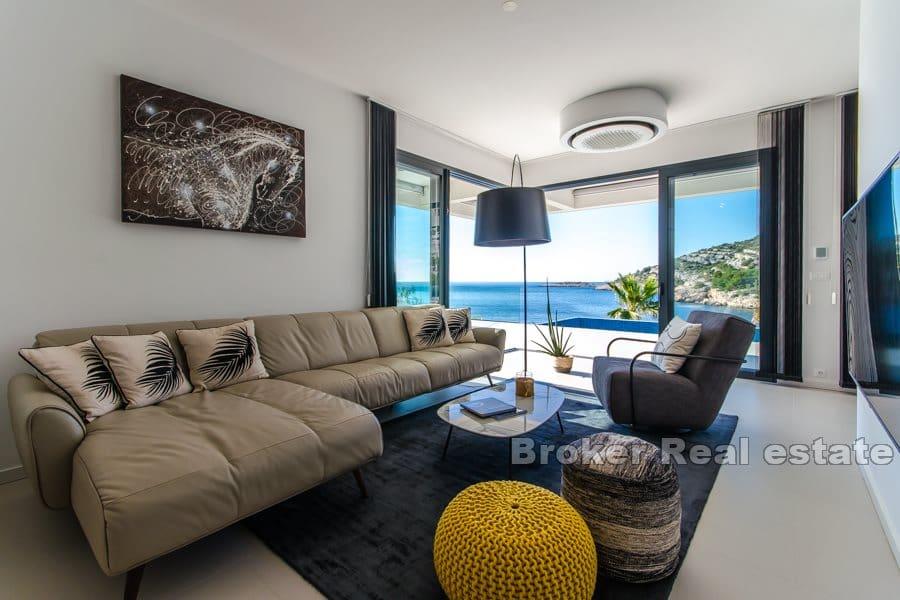 Rogoznica - Moderna vila s bazenom uz more