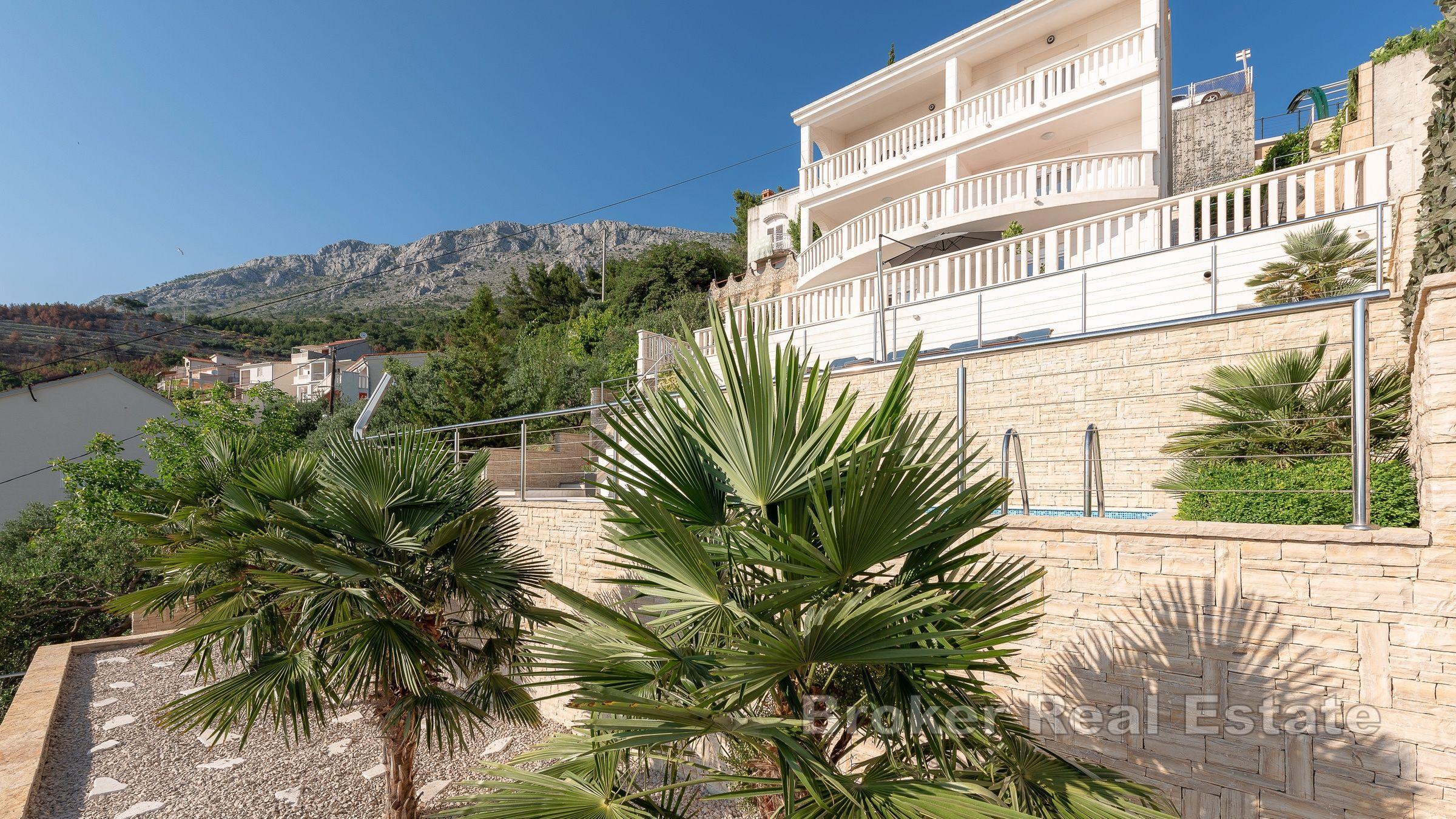 Рядом с Омишем - Привлекательный дом с видом на море