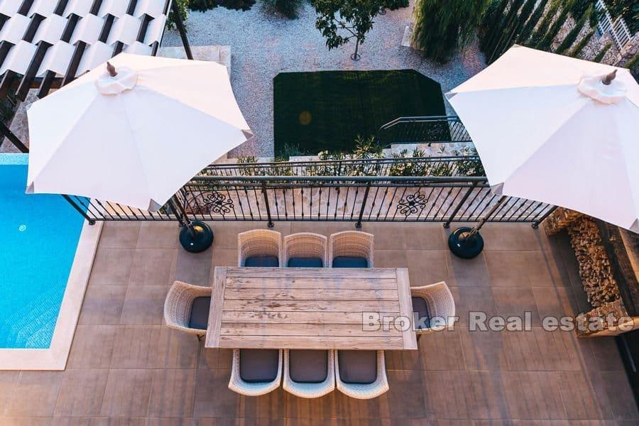 Rogoznica - Nowoczesna willa z otwartym widokiem na morze