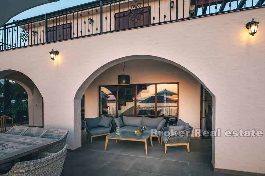 Rogoznica - Nowoczesna willa z otwartym widokiem na morze