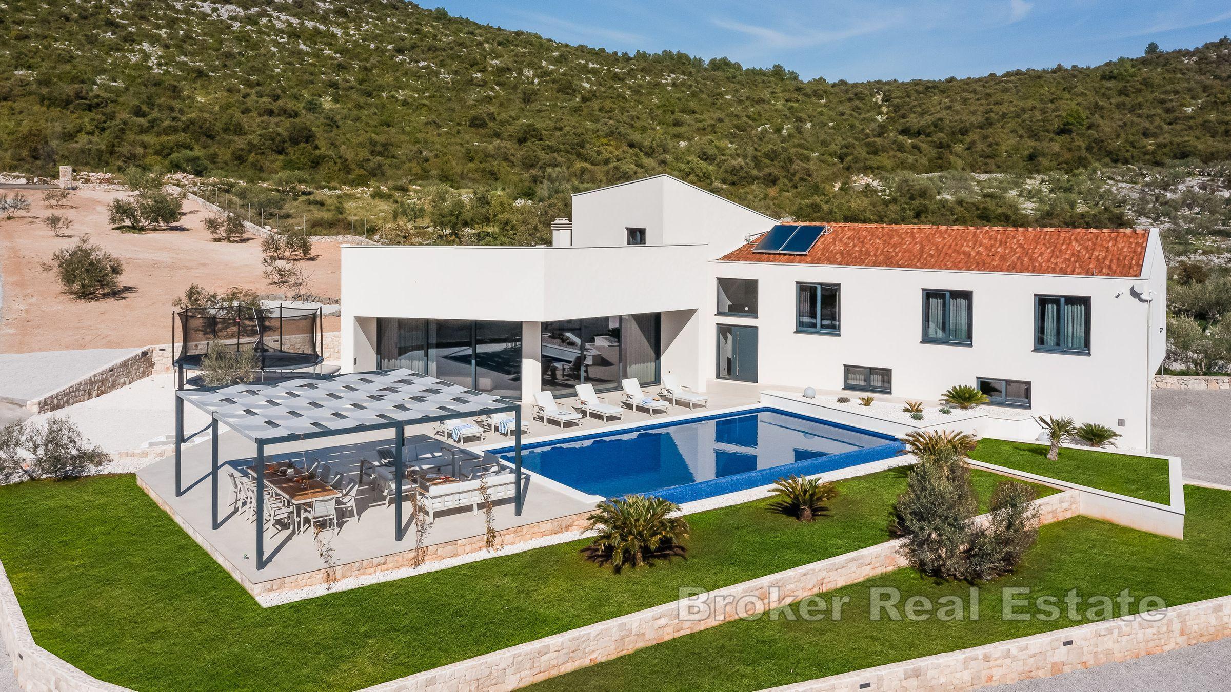 Nära Trogir - Attraktiv villa med pool
