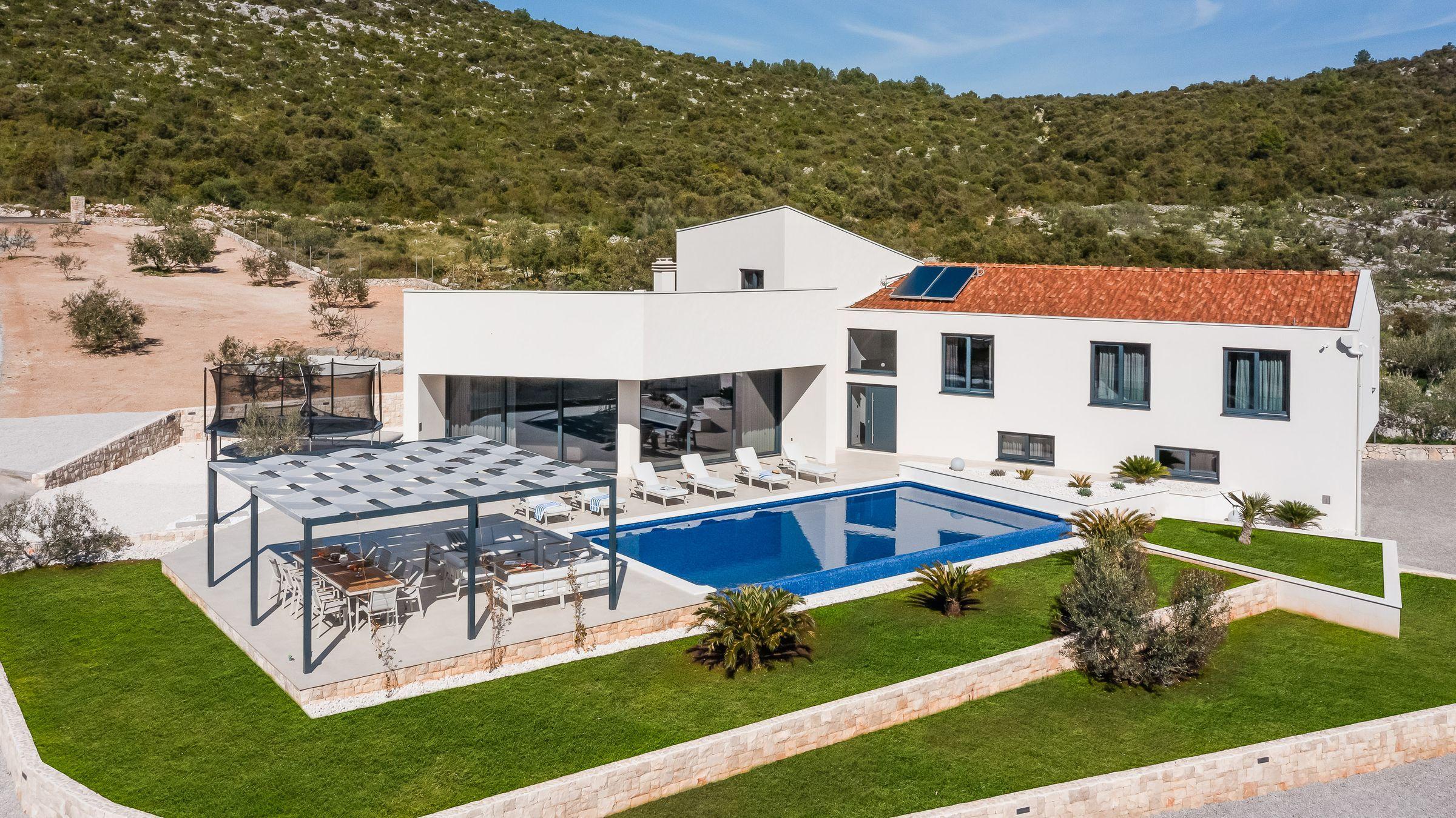 Nära Trogir - Attraktiv villa med pool