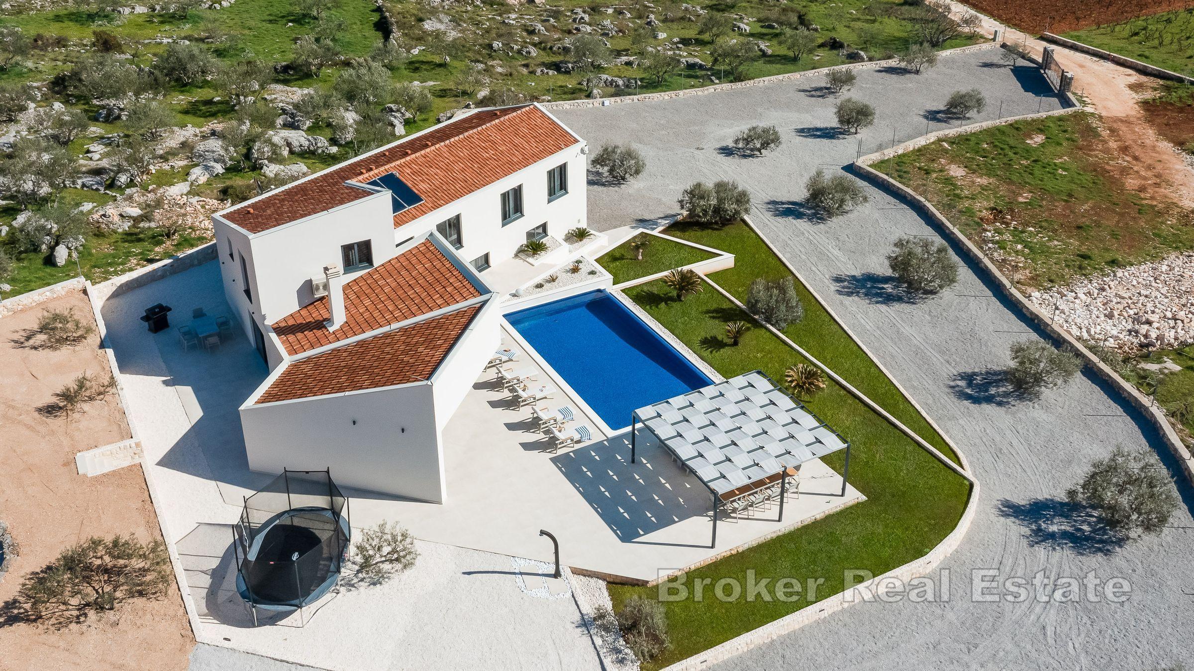 Nära Trogir - Attraktiv villa med pool