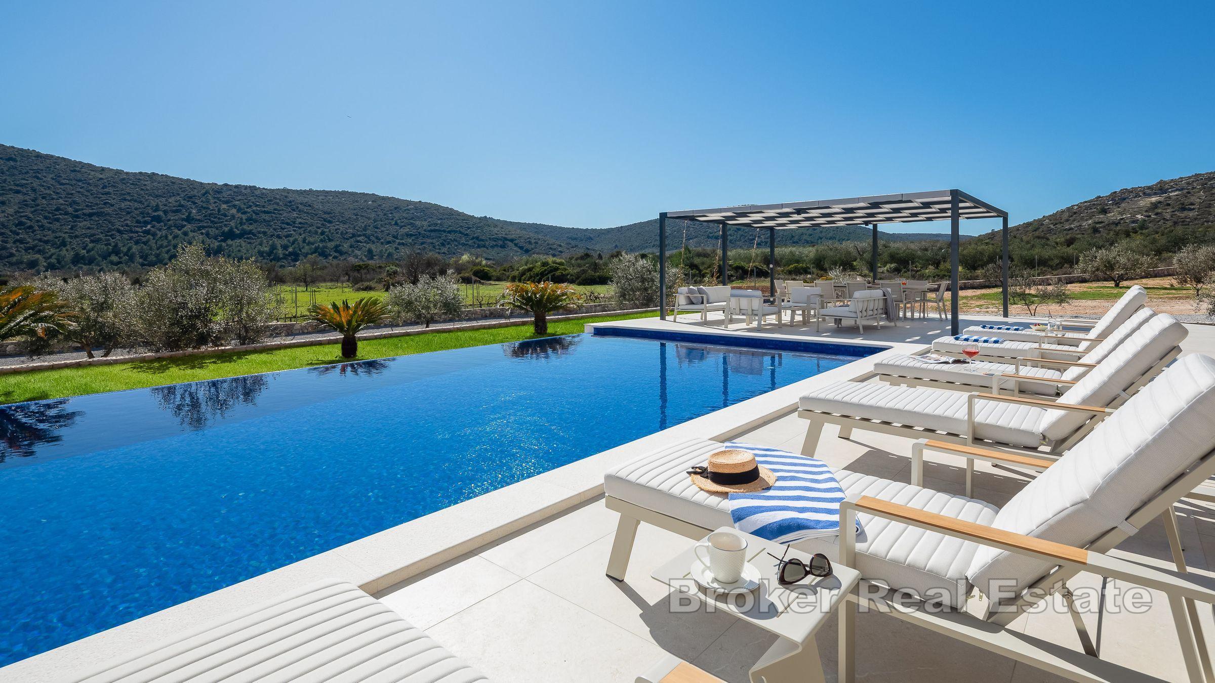 Nära Trogir - Attraktiv villa med pool