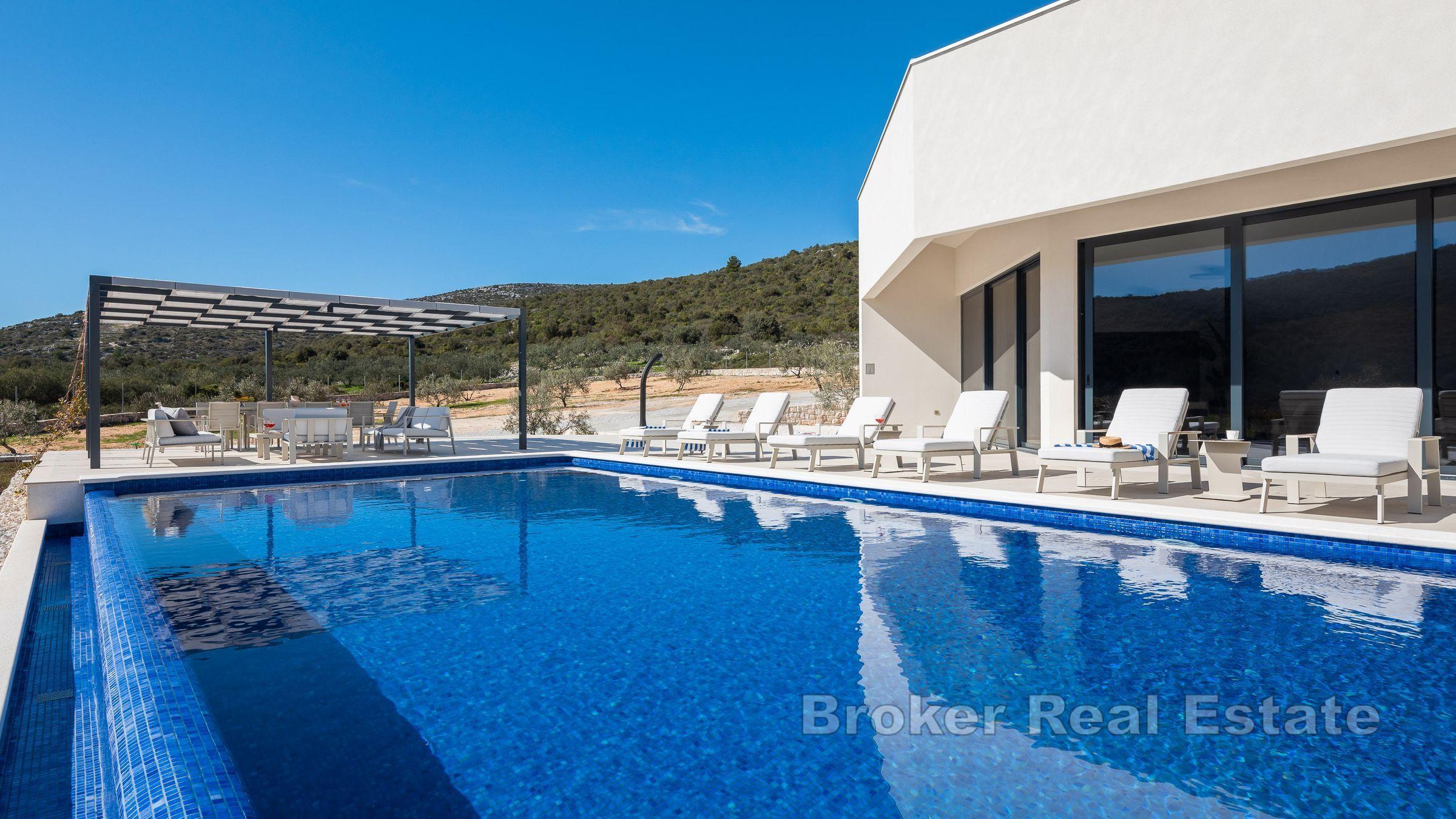 Nära Trogir - Attraktiv villa med pool