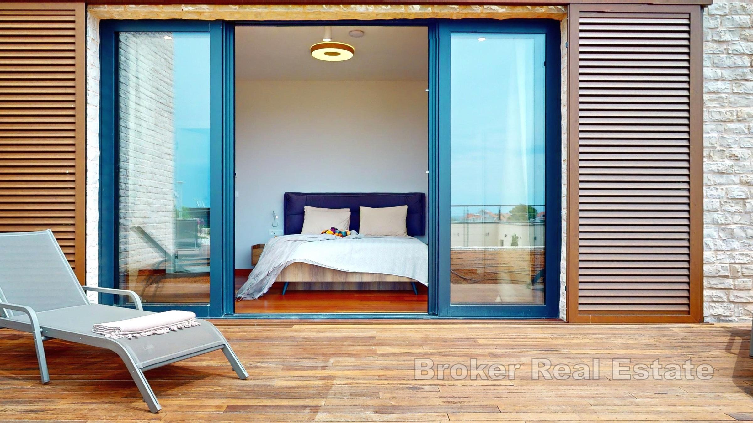 Moderne villa med svømmebasseng