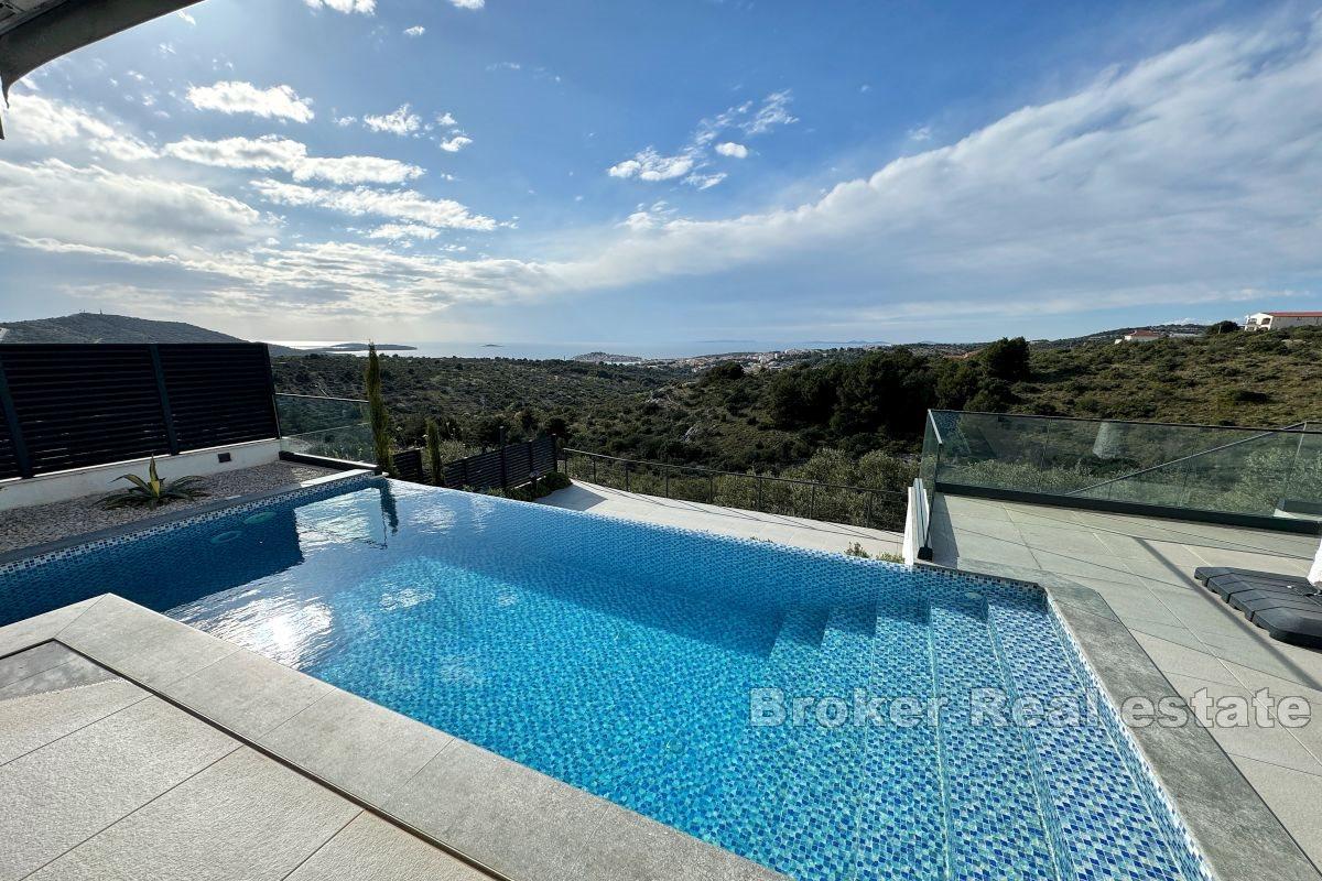 Primošten - Villa med basseng og panoramautsikt