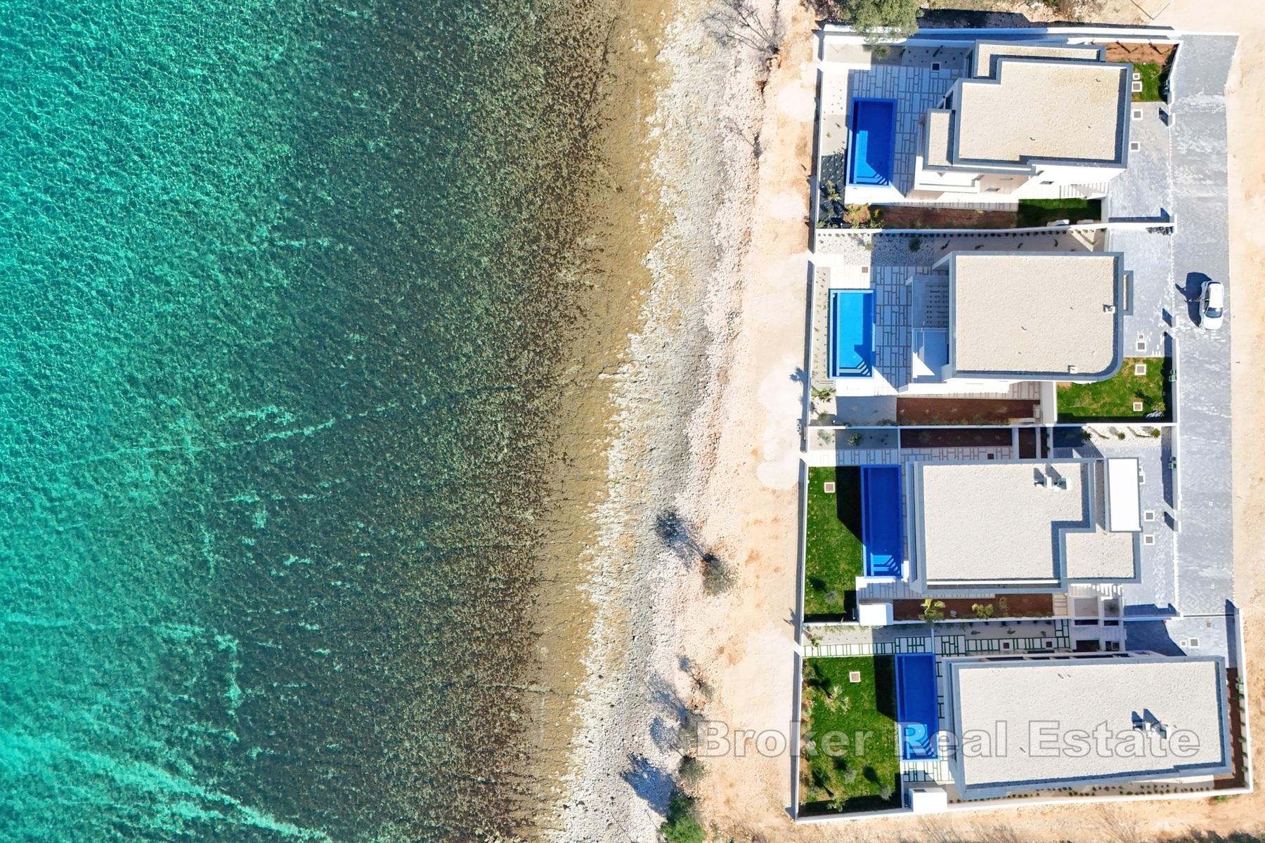 In der Nähe von Zadar - Attraktive Villa in erster Reihe zum Meer
