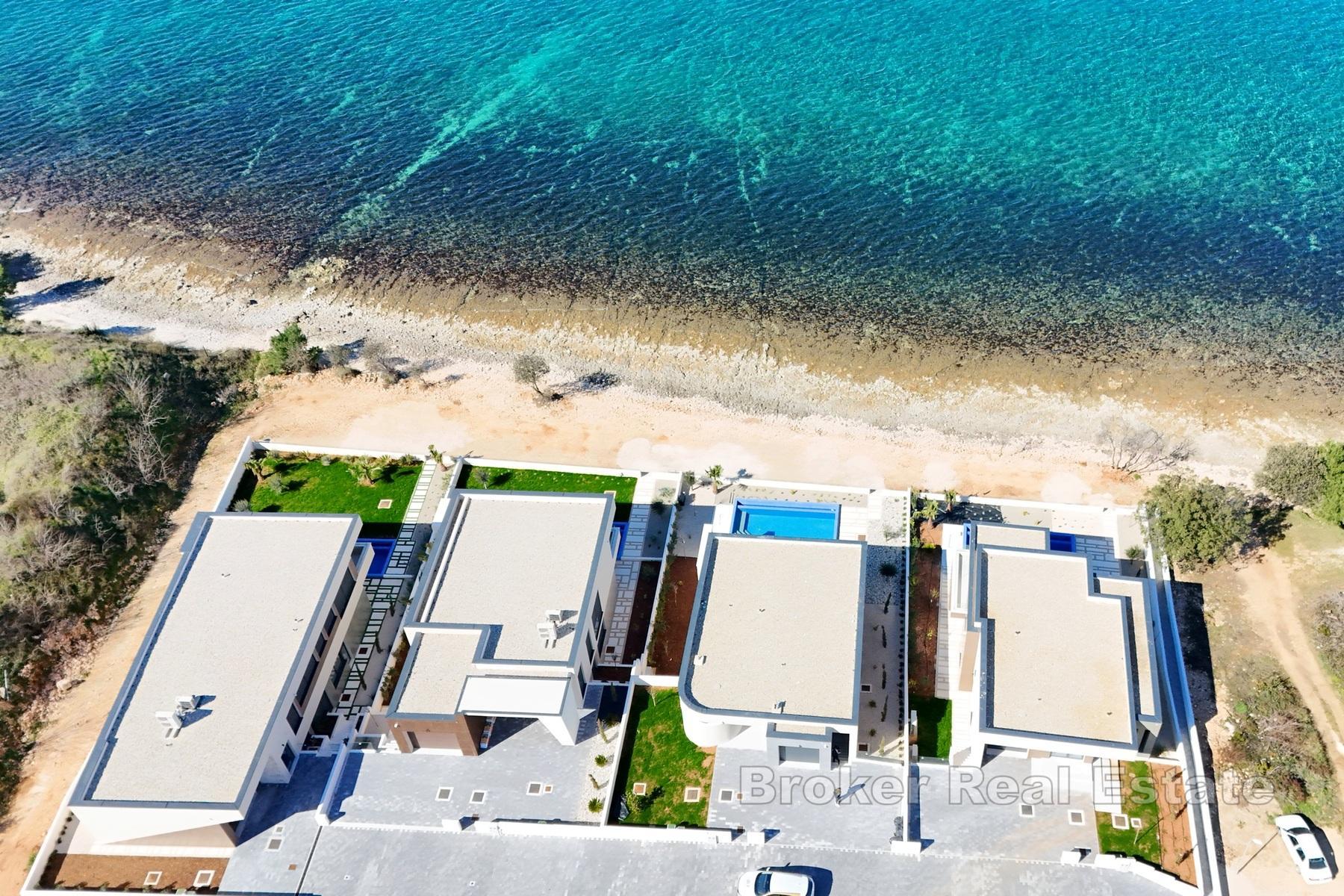 In der Nähe von Zadar - Attraktive Villa in erster Reihe zum Meer