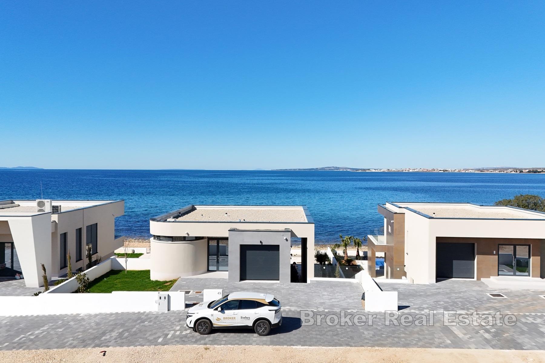 In der Nähe von Zadar - Attraktive Villa in erster Reihe zum Meer