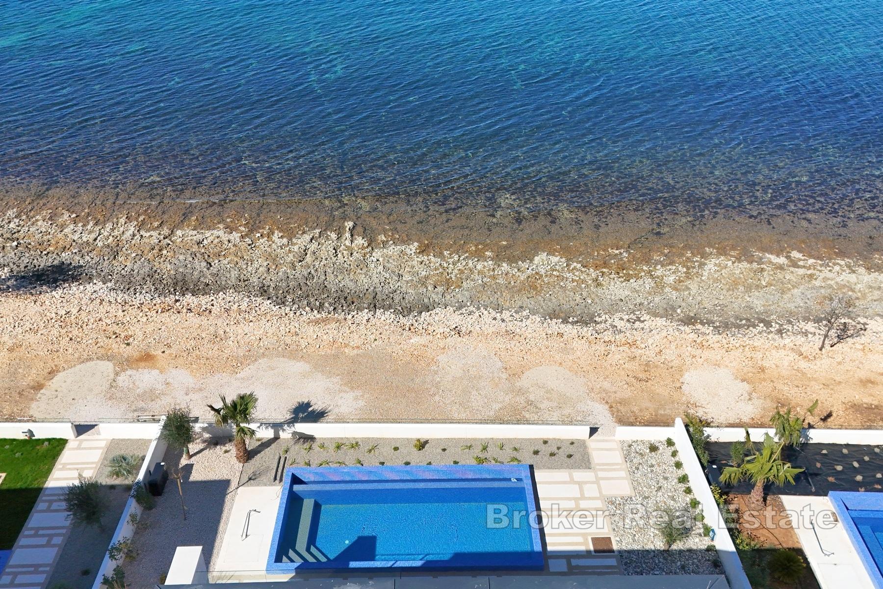 In der Nähe von Zadar - Attraktive Villa in erster Reihe zum Meer