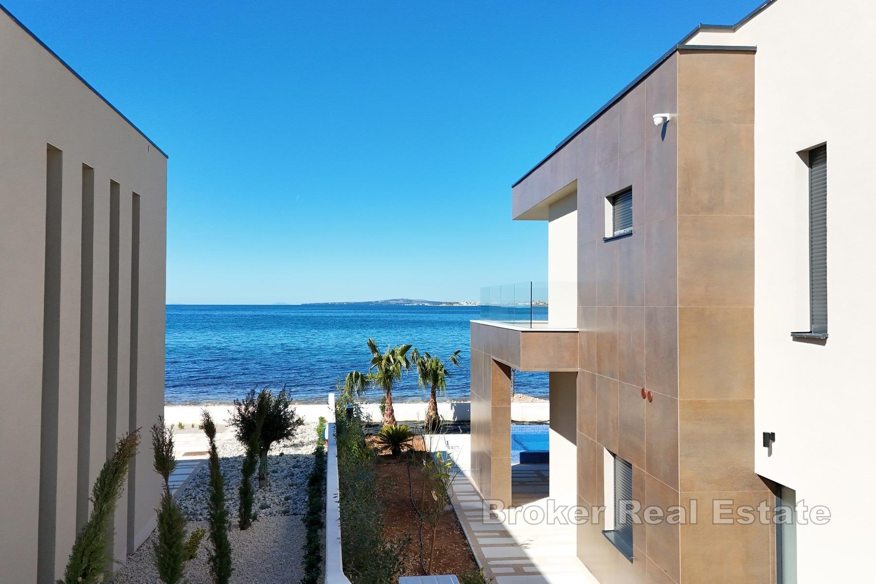 In der Nähe von Zadar - Attraktive Villa in erster Reihe zum Meer