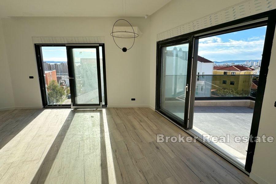 Three bedroom apartment with a sea view