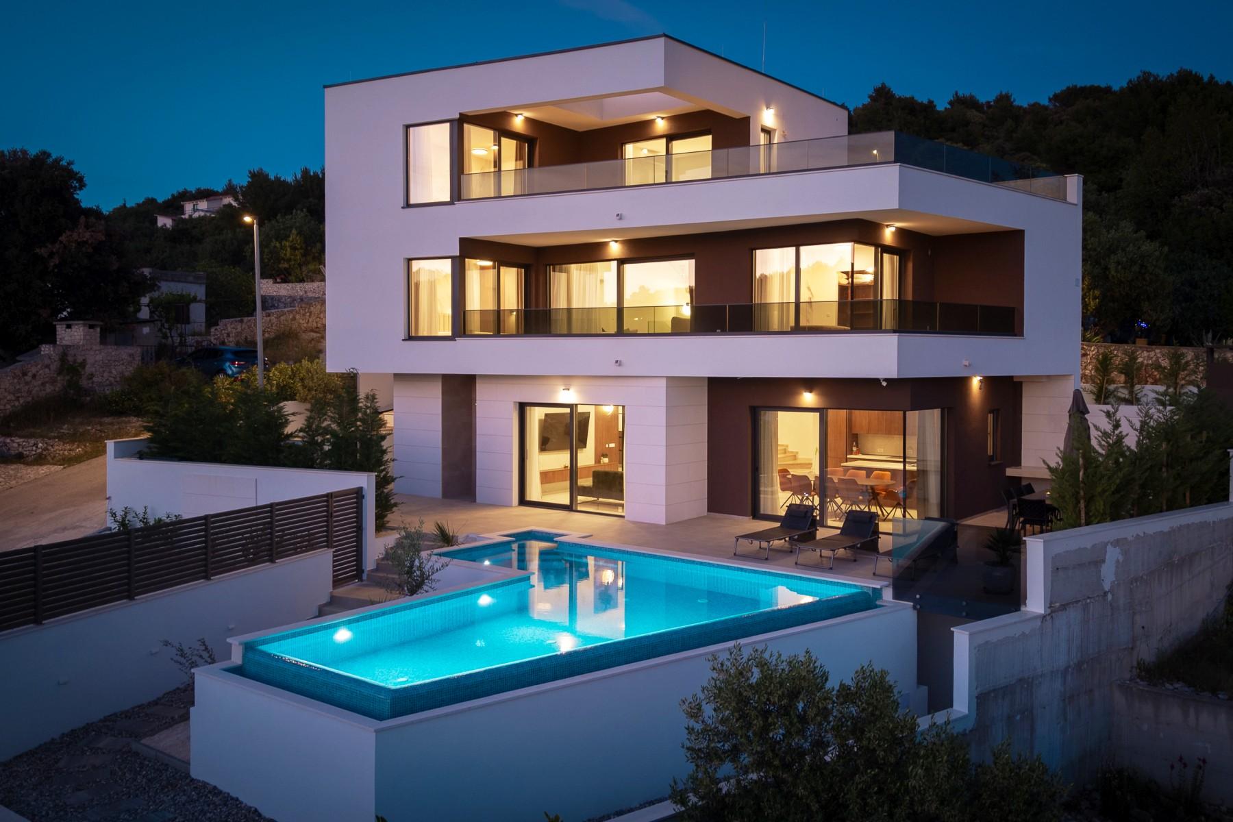 001-2022-385-rogoznica-villa-with-pool-and-sea-view-for-sale