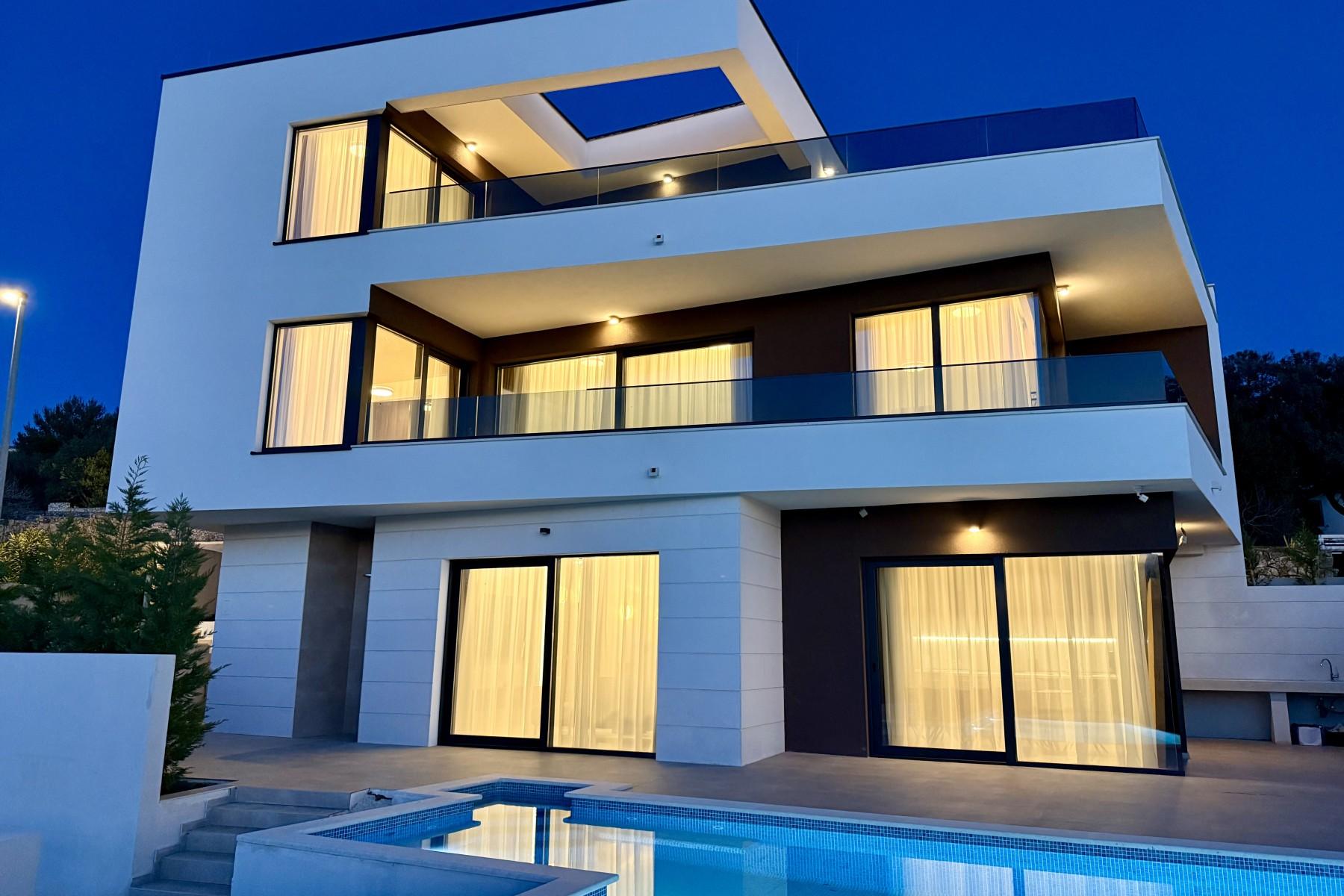 001-2022-385-rogoznica-villa-with-sea-view-for-sale