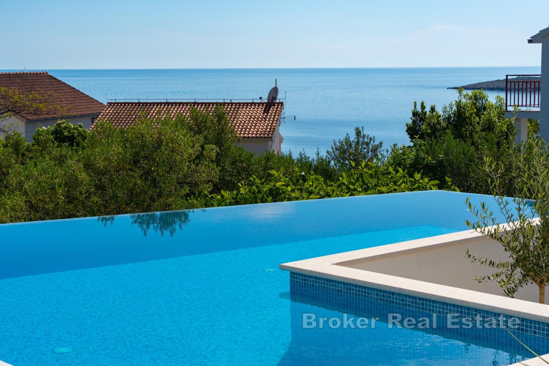Modern villa med havsutsikt