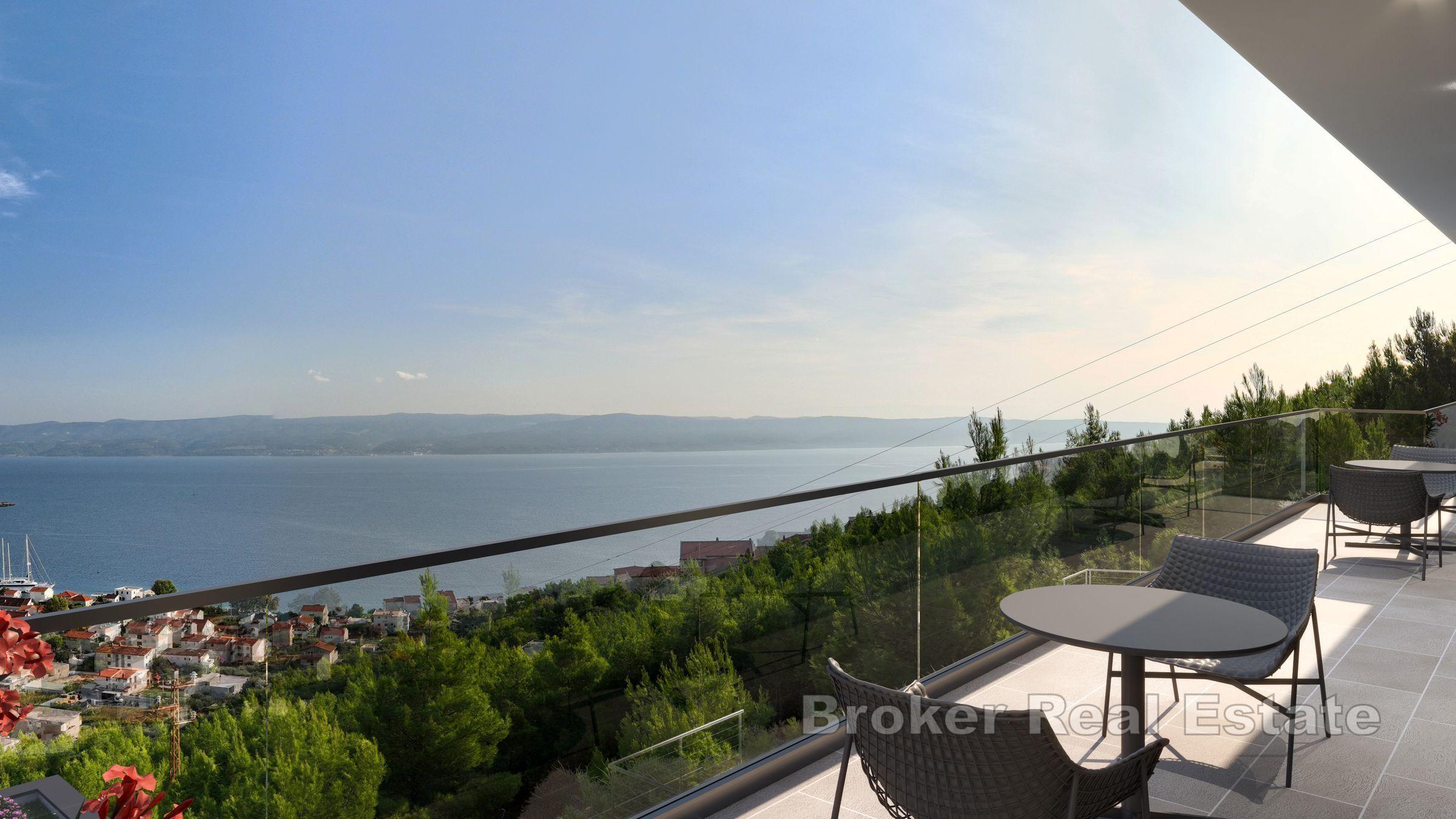 Luxusvilla mit Pool und Panoramablick auf das Meer