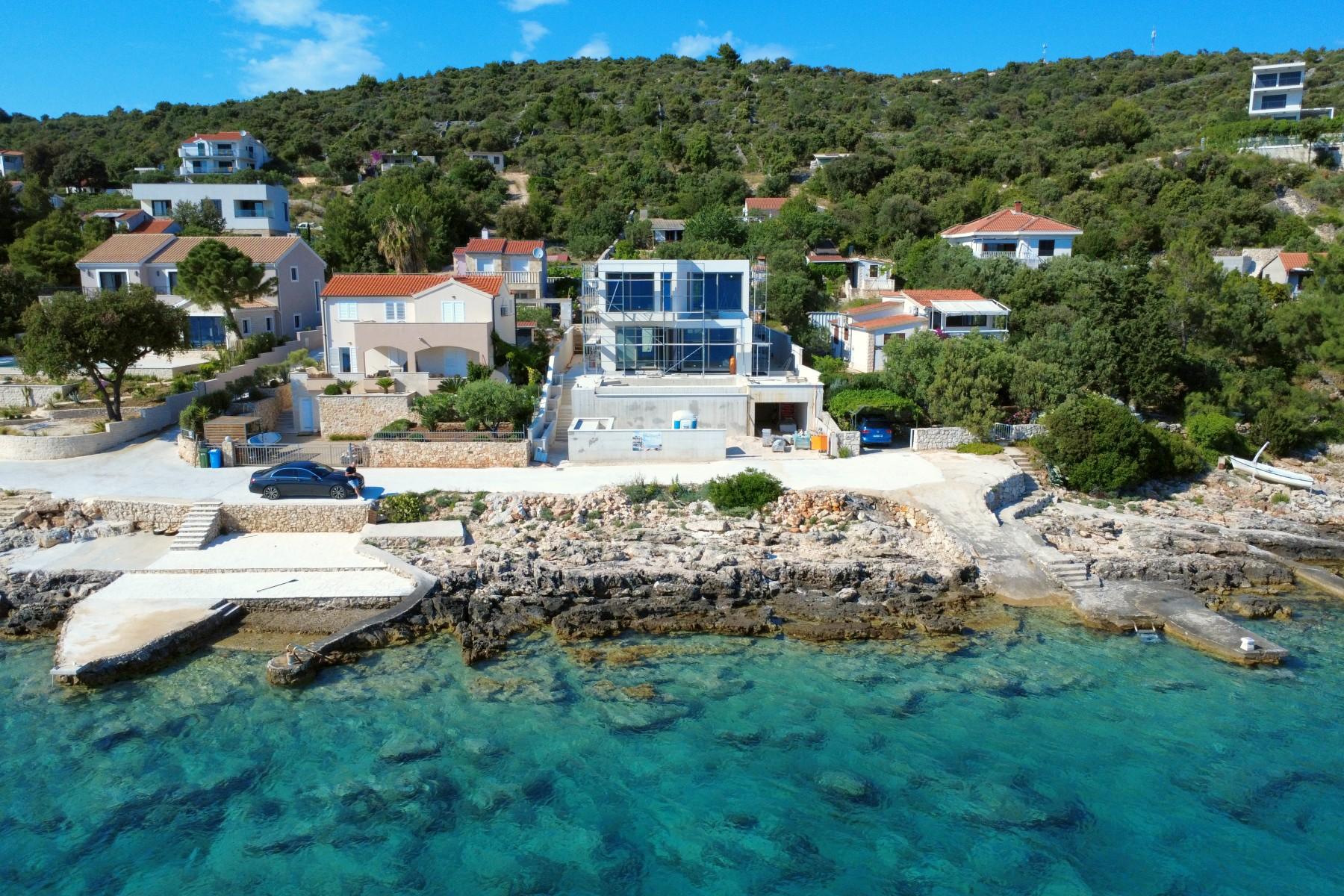 001-2022-400-rogoznica-attractive-new-villa-first-row-to-the-sea-sale