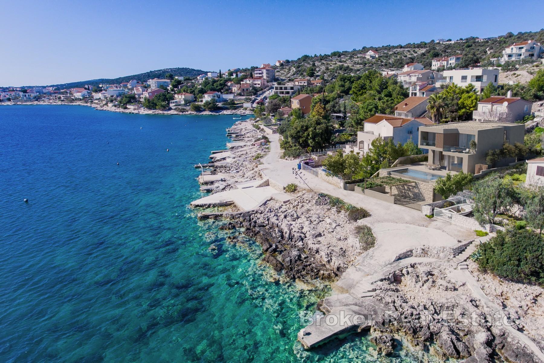 Eine außergewöhnliche Villa mit offenem Meerblick
