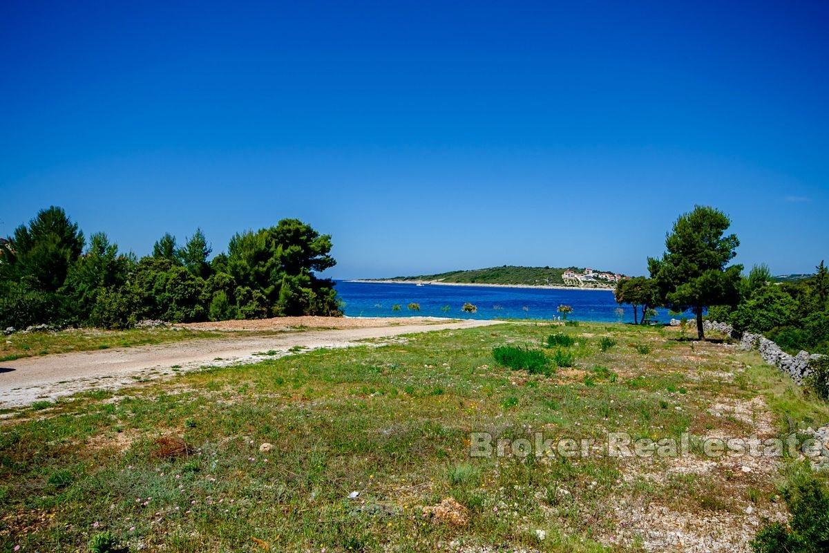 Terrain attrayant dans un emplacement exclusif