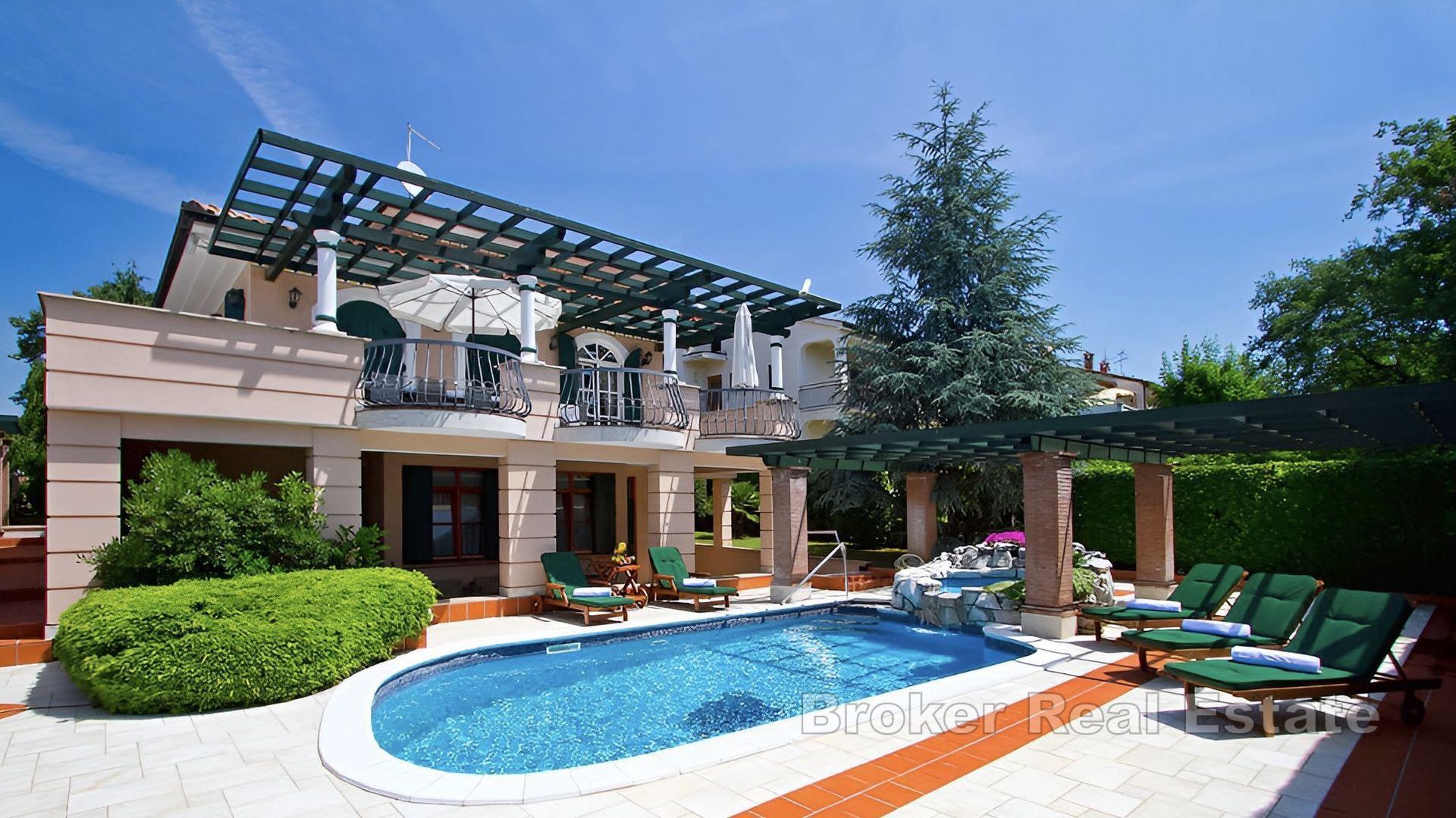 Exklusivt hus med pool