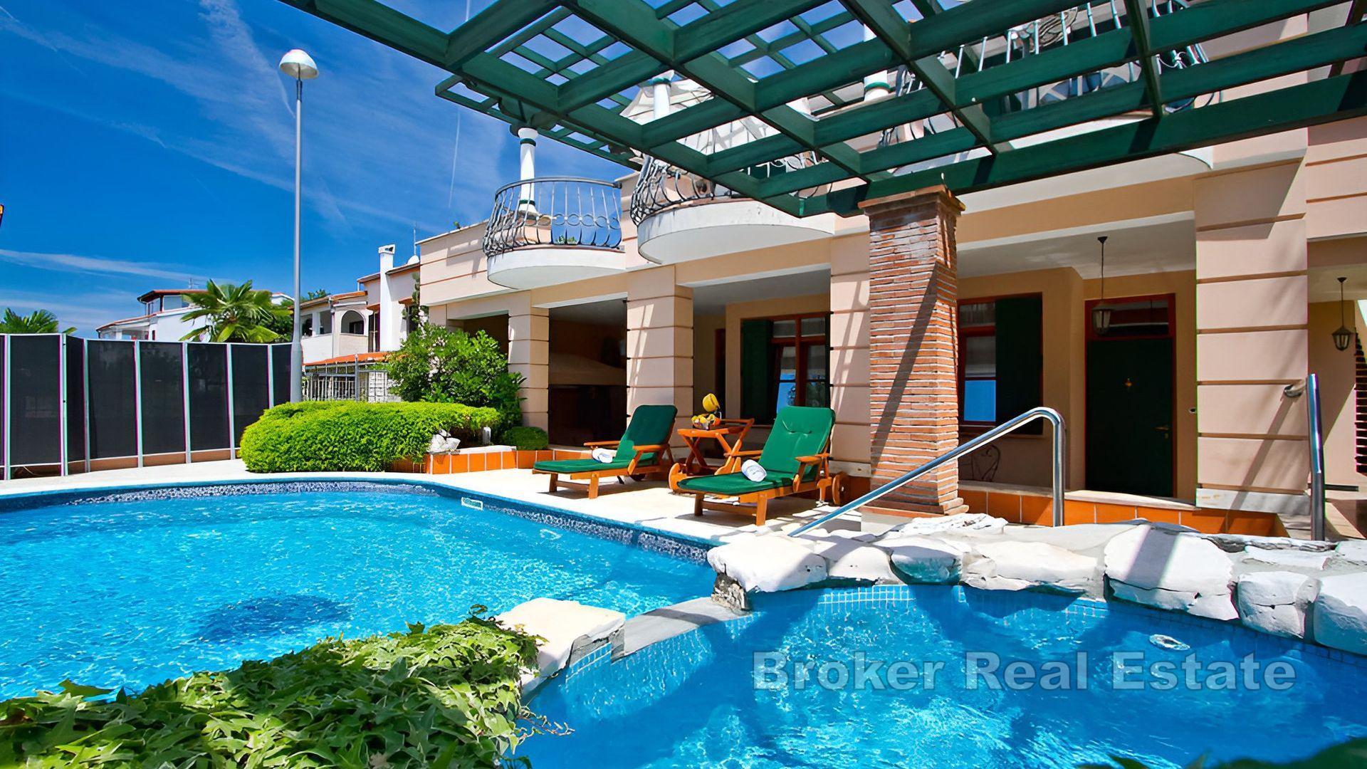 Exklusivt hus med pool