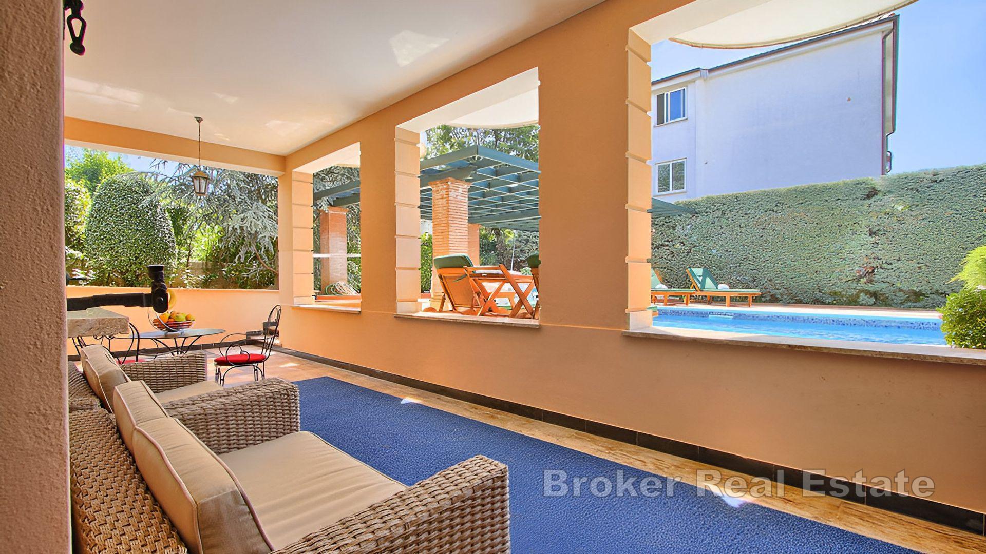 Exklusivt hus med pool